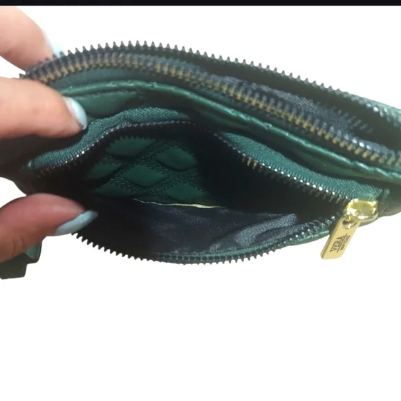 Vera New York Dark Green Quilted Wristlet - Picture 3 of 4
